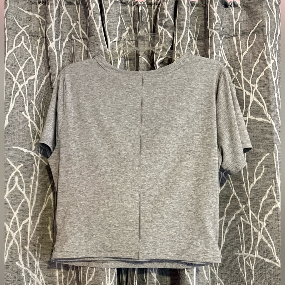 Nike Women’s Dri Fit Gray Women's Twist Front Top size Large - Picture 4 of 5
